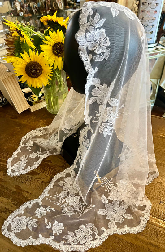 Long white traditional latin mass chapel veil mantilla